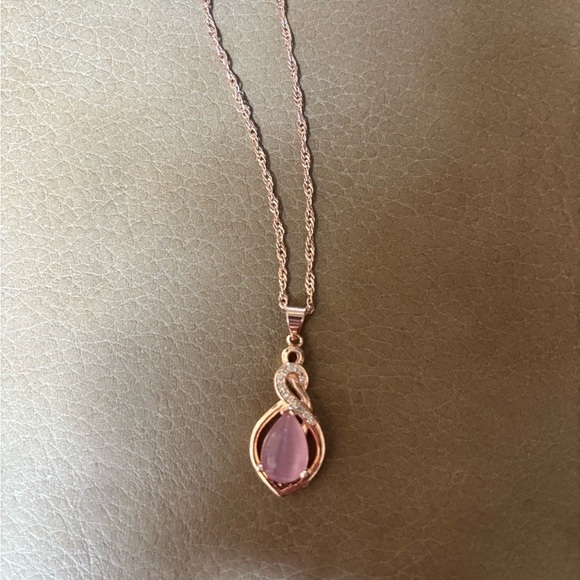 Jewelry - Elegant rose gold Pink Pendant Necklace